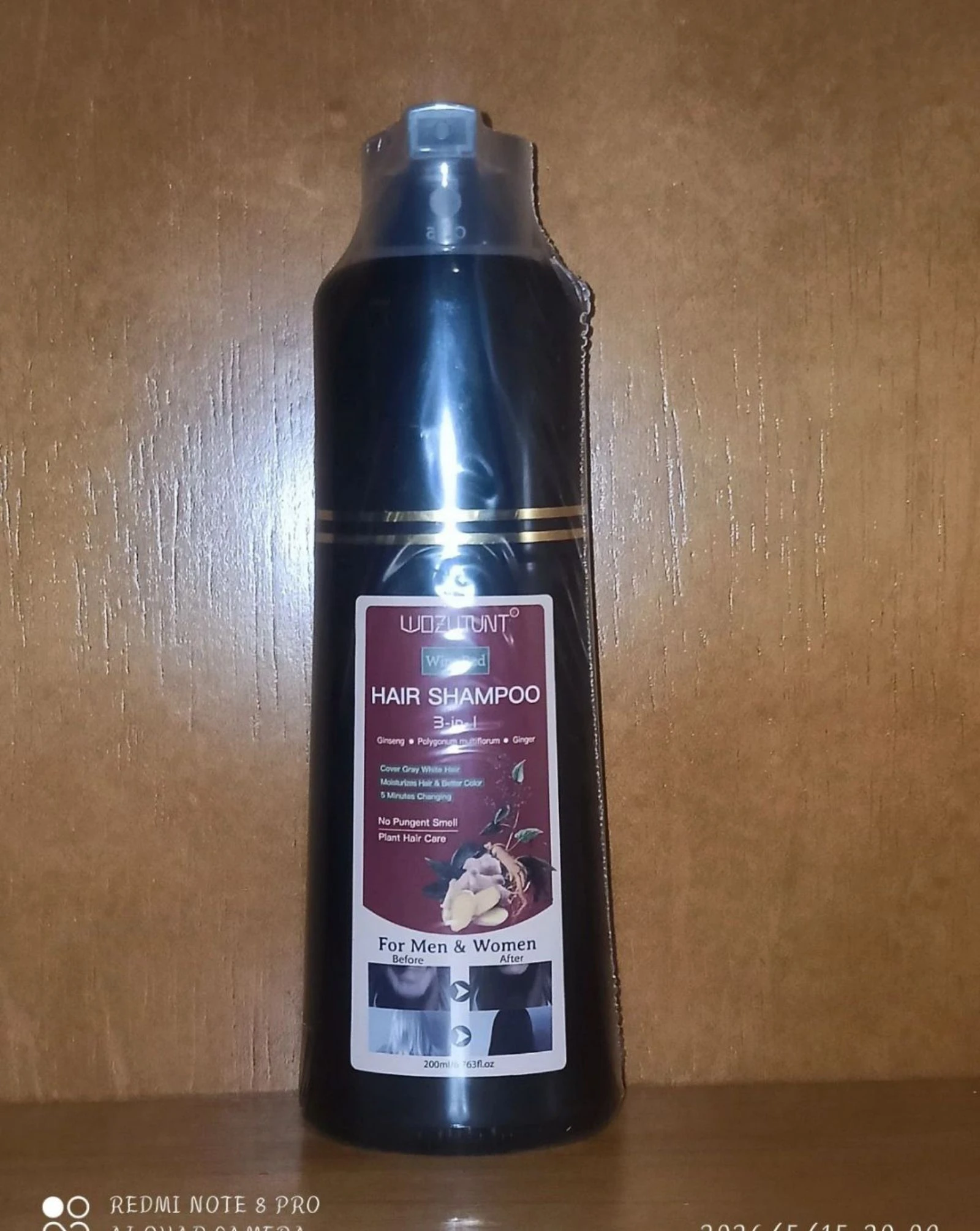 Shampoo 3-en-1 en tono Wine Red (Rojo Vino).